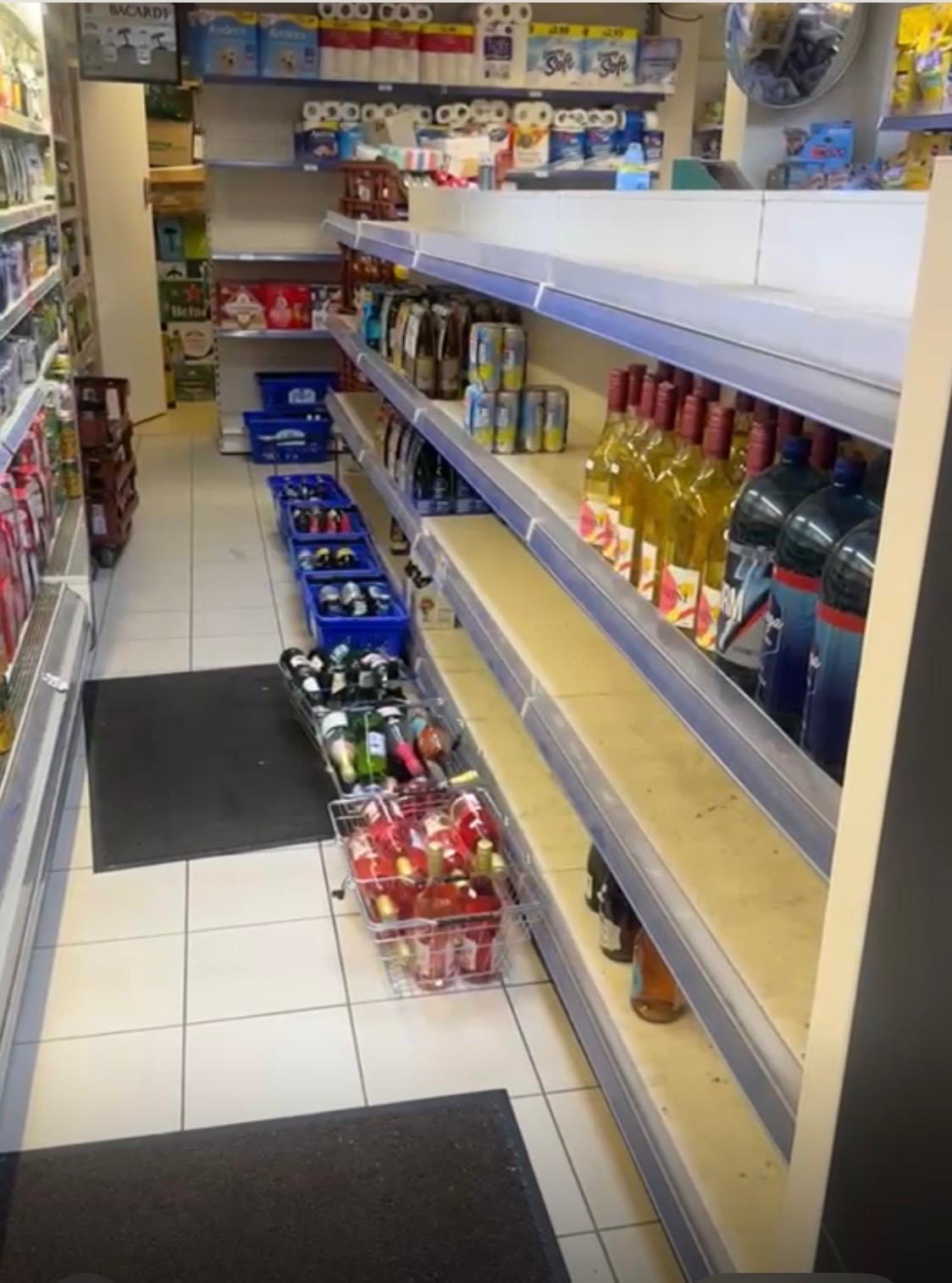 Jay's Food and Wine aisle before the refurbishment